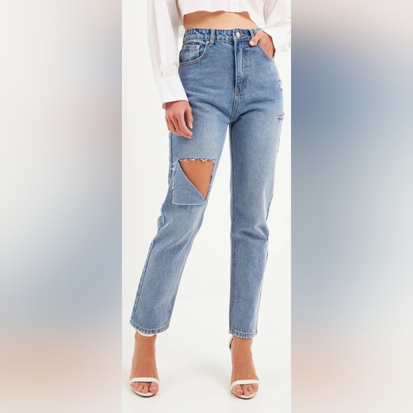 ENGLISH FACTORY HIGH WAIST, RIPPED, RAW HEM MOM JEANS: - Picture 3 of 9